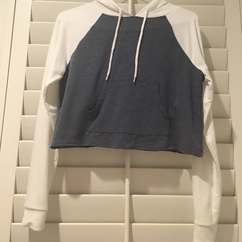 Cropped hoodie